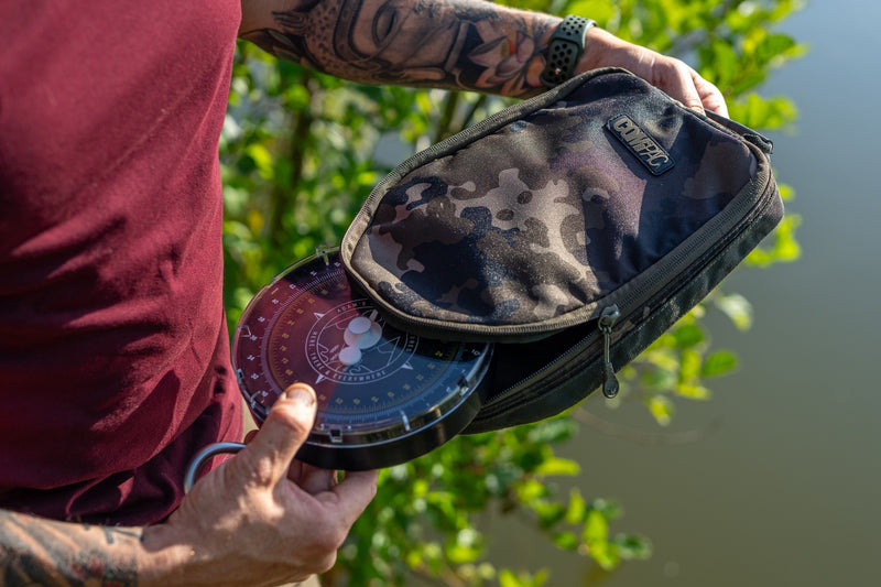 Load image into Gallery viewer, Korda Compac Scales Pouch Dark Kamo
