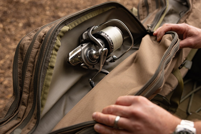 Load image into Gallery viewer, Korda Compac 5 Rod Divide Holdall 12ft
