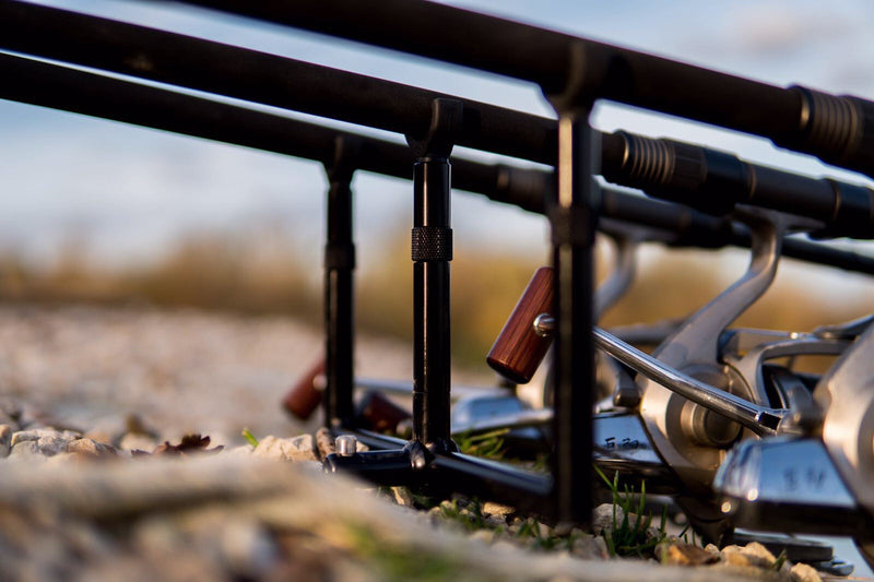 Load image into Gallery viewer, Korda Black Singlez 3 Rod Buzz Bar 11.5&quot;

