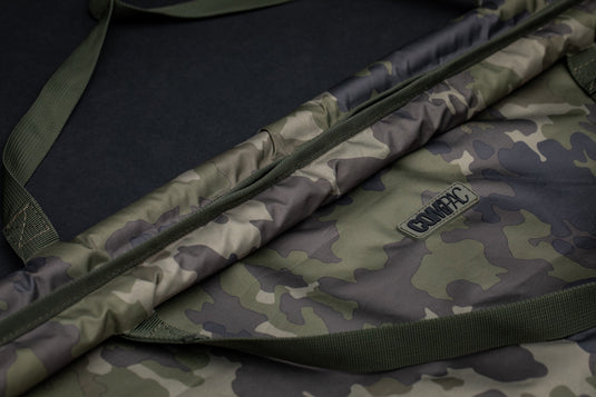 Korda Compac Weigh Sling Kamo, lightweight camouflage fish weighing sling designed for safe and accurate catch weighing. Top Side