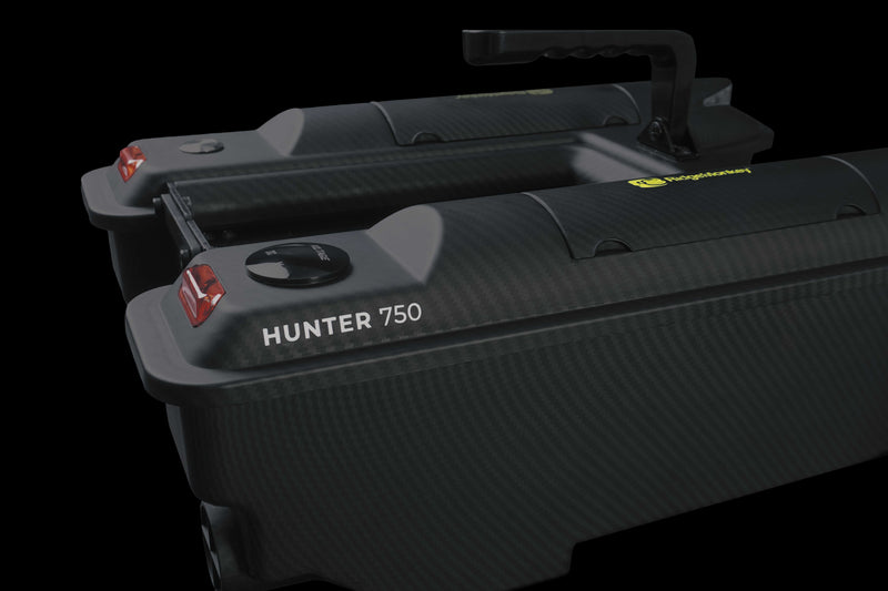 Load image into Gallery viewer, Ridgemonkey Hunter 750 Bait Boat, compact and lightweight remote-controlled bait boat designed for precise bait placement and carp fishing. Rear of Boat
