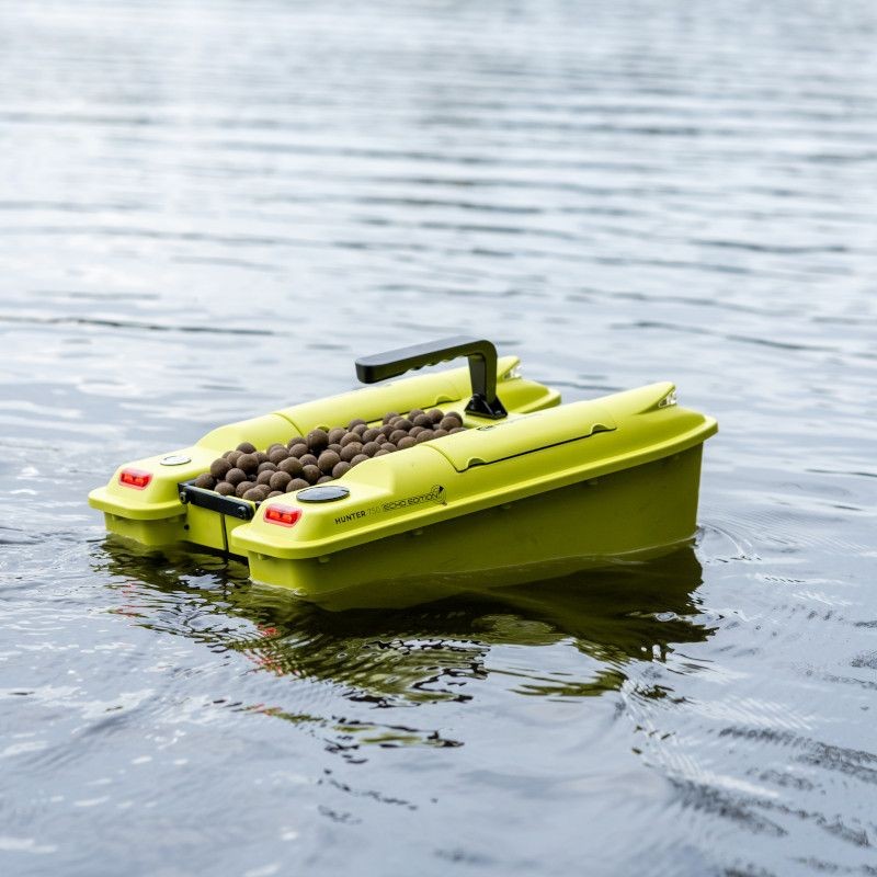 Load image into Gallery viewer, Ridgemonkey Hunter 750 Bait Boat HI-VIS Edition
