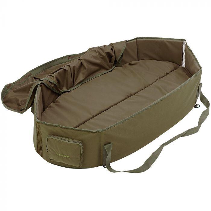 Load image into Gallery viewer, Trakker Sanctuary Oval Crib
